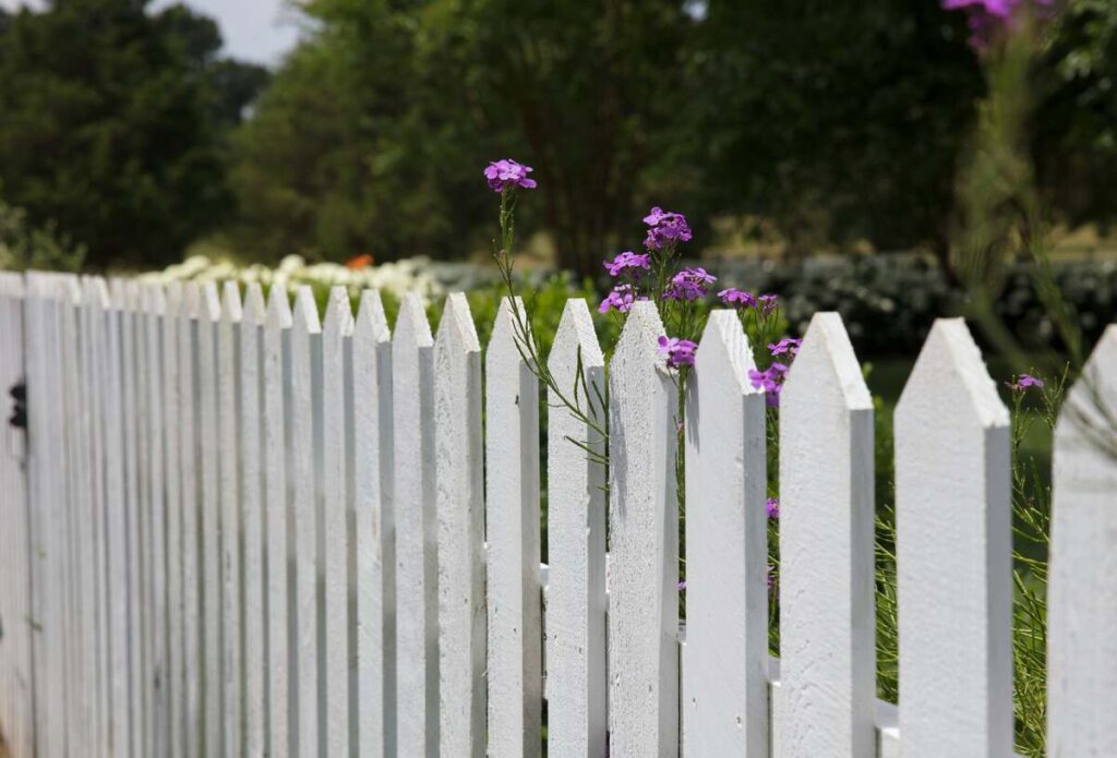 fence contractor Irvine